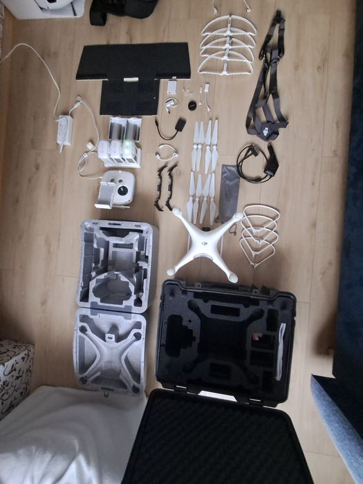 DJI Phantom 4 Pro dron akcesoria duży profesjonalny zestaw idealny stan