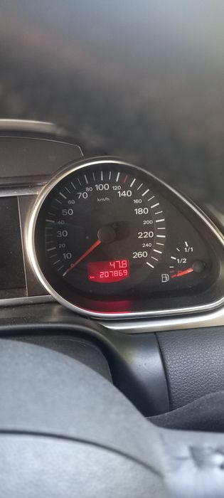 Продам AUDI Q7 2007року 3.0 TDI