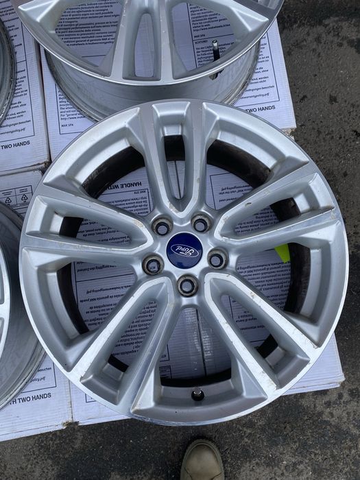 R18 5*108  Ford kuga titanium, escape , edge, mondeo