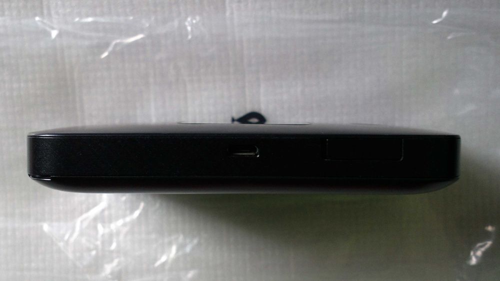 Router mobilny Huawei E5785 ze spuchniętą baterią