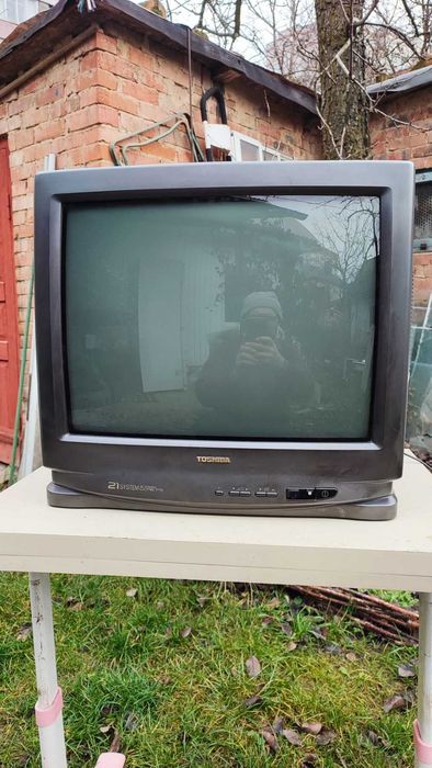 телевізор Toshiba Colour TV модель № 2125XSR