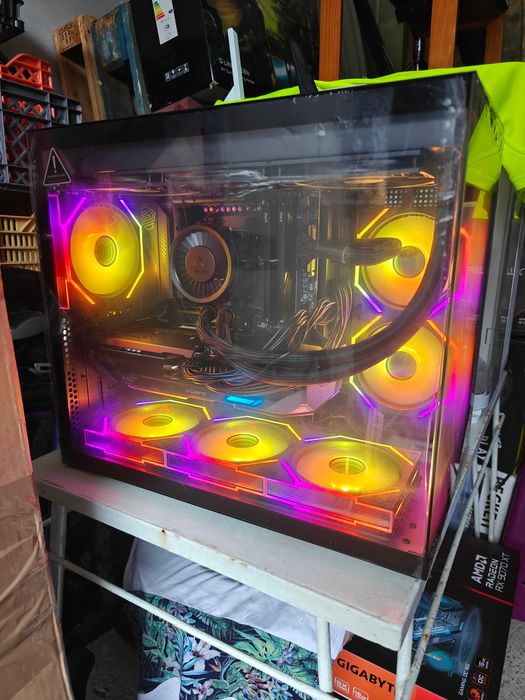 PC Gaming 9800x3D + 9070xt