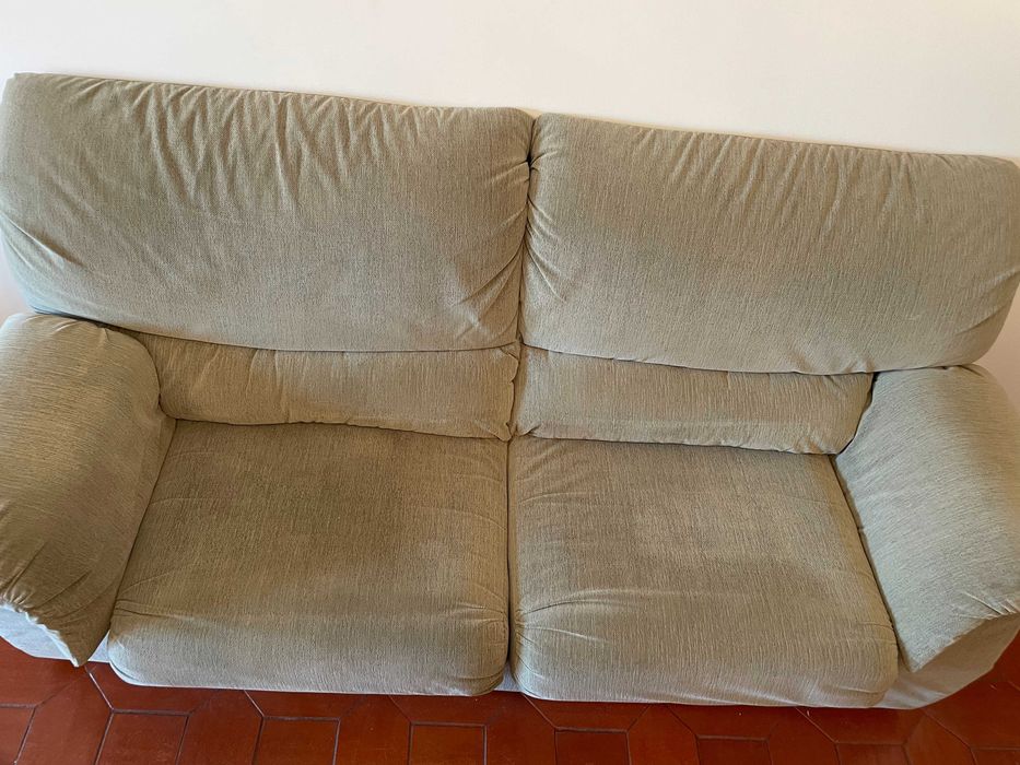 2 Sofás de 3 Lugares em Verde Seco