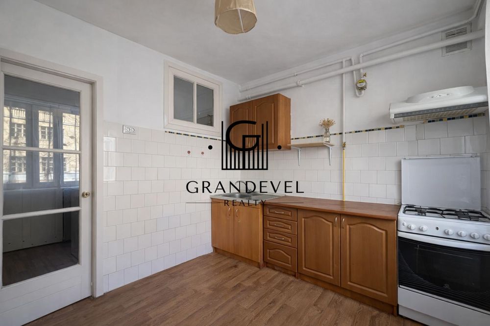 Apartment in Kyiv - View 3