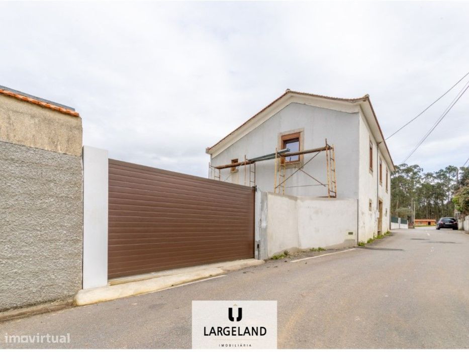 Moradia T3 em fase de acabamento - Vila Maior
