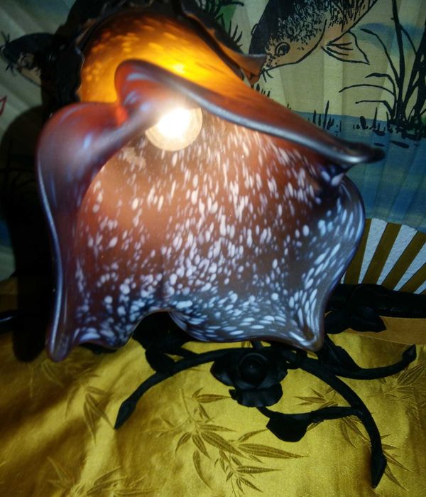 Bonito Candieiro Tulipa Arte de France, Armação esculpida em Ferro