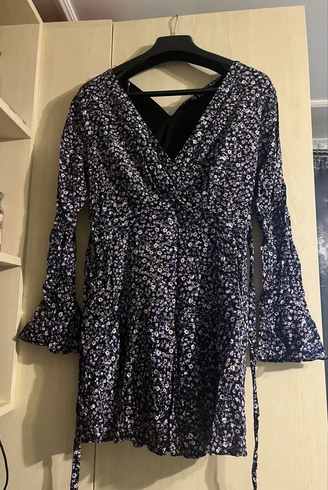 Плаття на запах, підійде як на літо, на весну, стандартний розмір Л