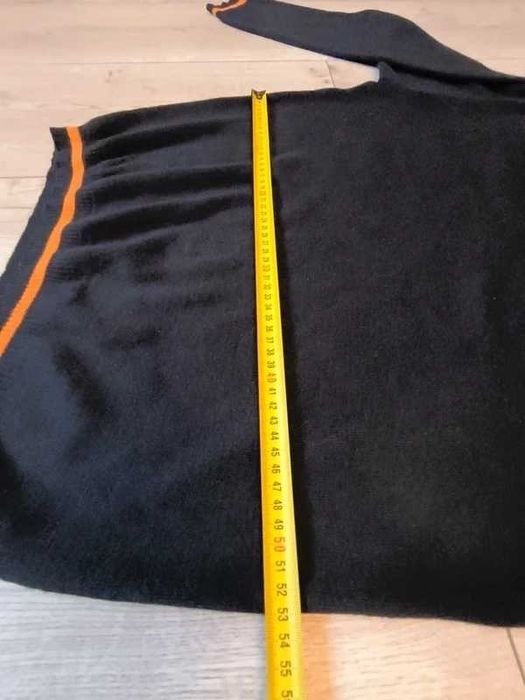 Wełniany sweter męski w serek .Arlen