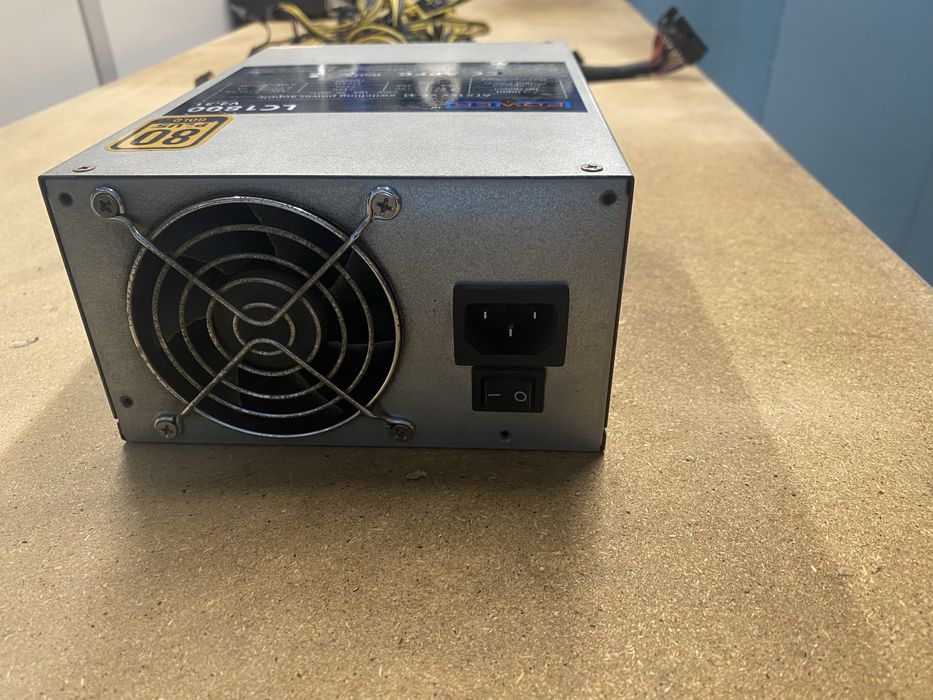 Vendo Fonte de alimentação de 1800 W