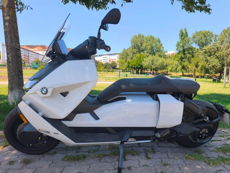 BMW CE 04