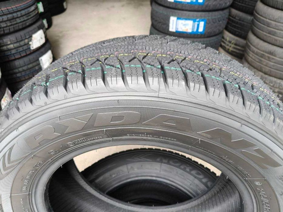 205/65r15 26рік, ЗИМОВІ НОВІ (8мм) не наварка