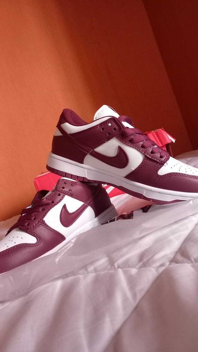 Nike Dunk Low Bordeaux / Bordô - Tamanho 39