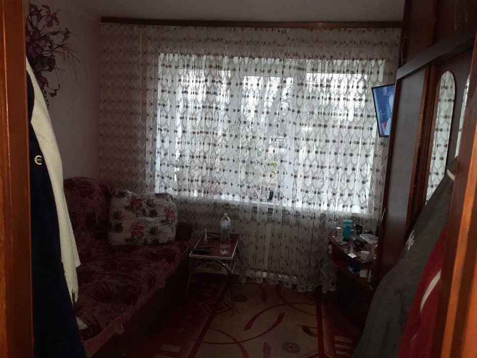 Продам дві кімнати в гуртожитку!!