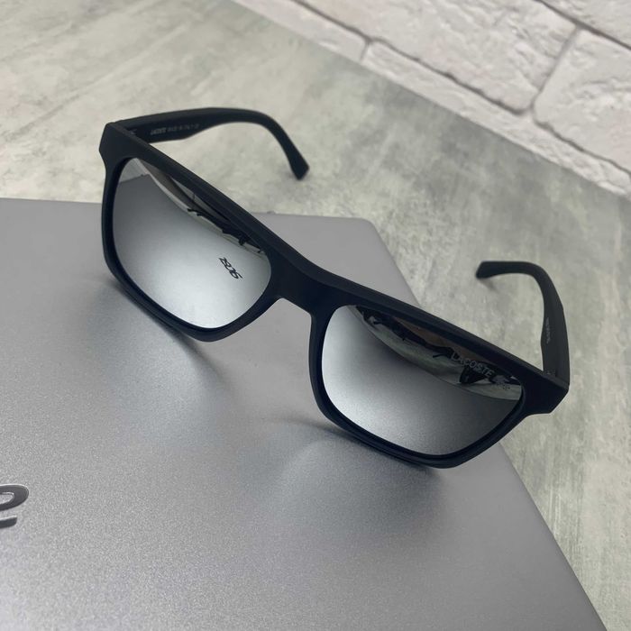Сонцезахисні окуляри полароїд LACOSTE P900 модель Wayfarer