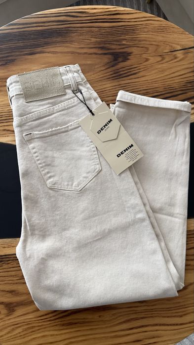Nowe beżowe jeansy denim mom fit rozmiar S, M. Świetna jakość