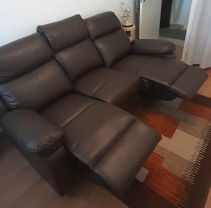 Sofa de 3 lugares, com 2 lugares de relax, muito estimado e em excelente estado de conservação.