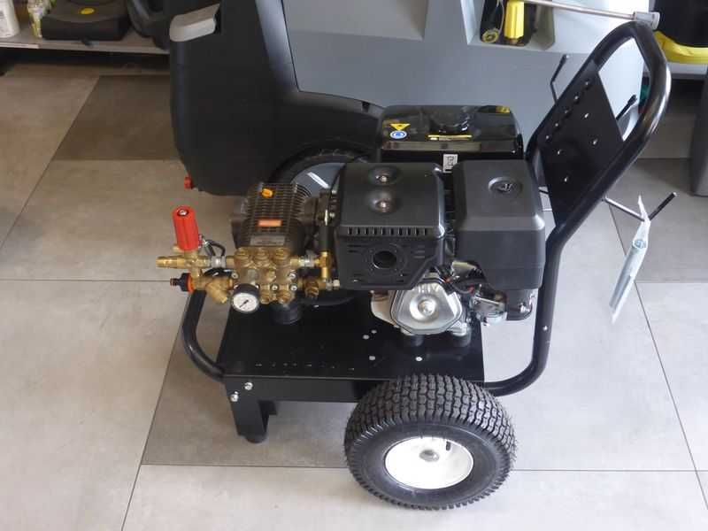 Myjka spalinowa pompa COMET FWD 2-1000l/250 bar -Loncin 15KM