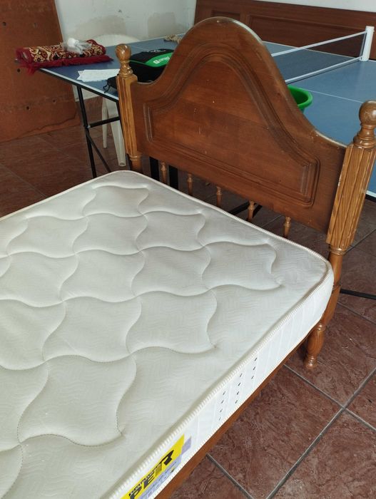 Cama solteiro e colchão