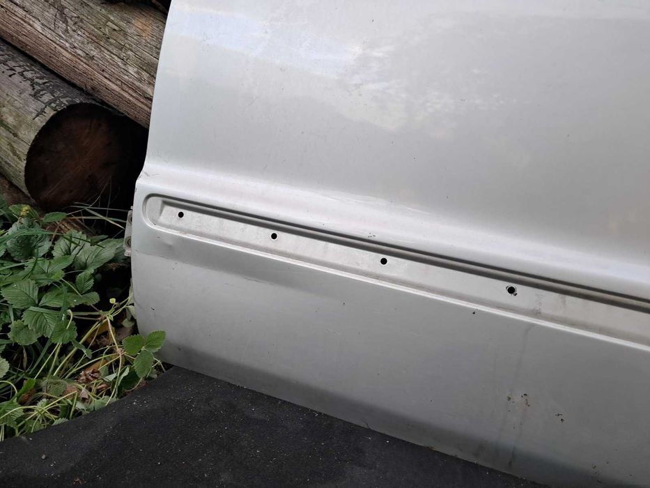 Передня ліва водійська дверка двері дверь Мерседес МЛ w163