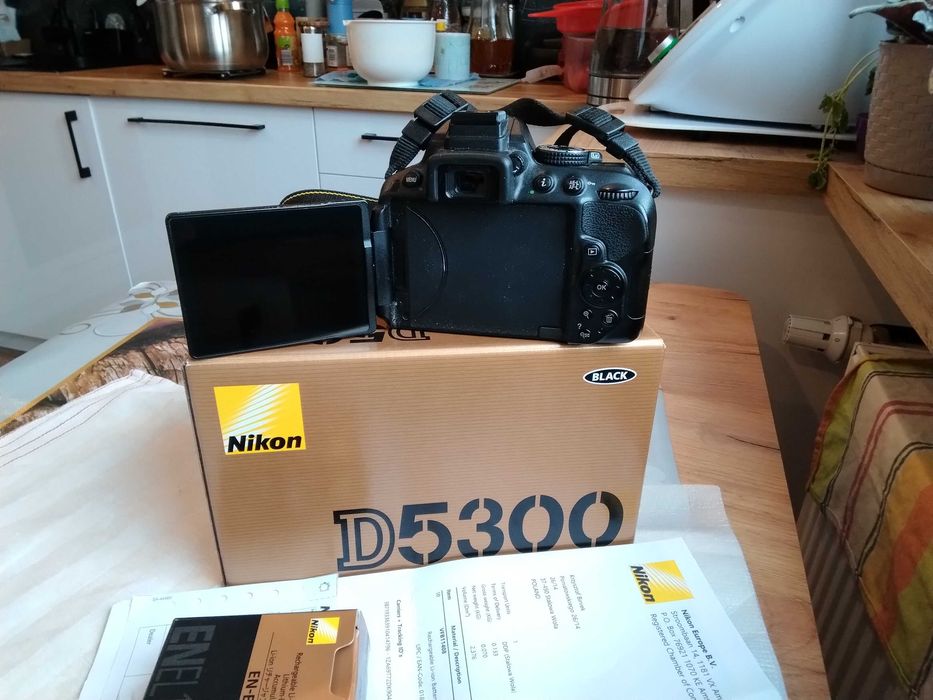 Sprzedam Lustrzankę cyfrową Nikon 5300 (Body)