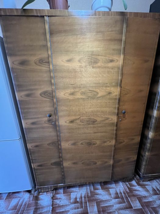 Продаються шафи !