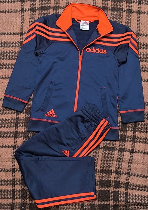Продам дитячий спортивний костюм Adidas синьо-помаранчевий