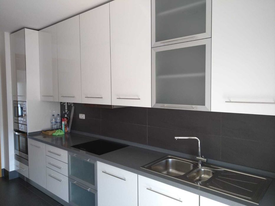 Arrenda-se apartamento T2 junto ao campo futebol de  Tires
