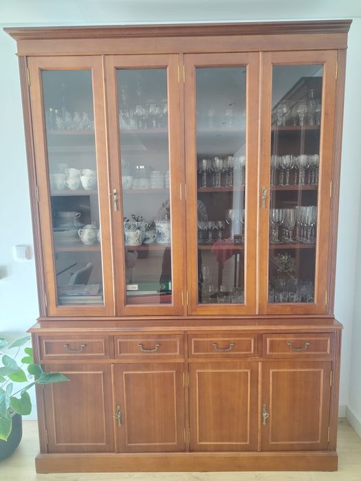 Louceiro de madeira em muito bom estado