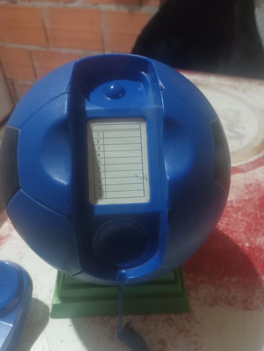 Telefone em bola de futebol raro