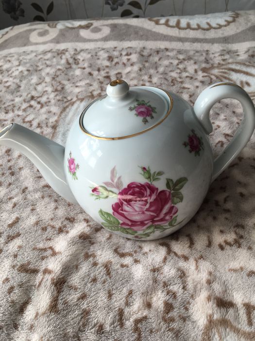 Новый заварник с чашкой