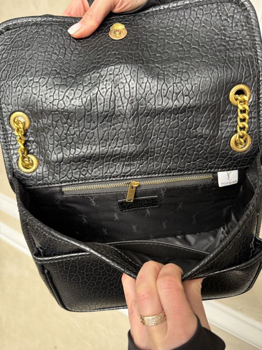 Сумка YSL Yves Saint Laurent Niki in Grained Lambskin бежева, чорна