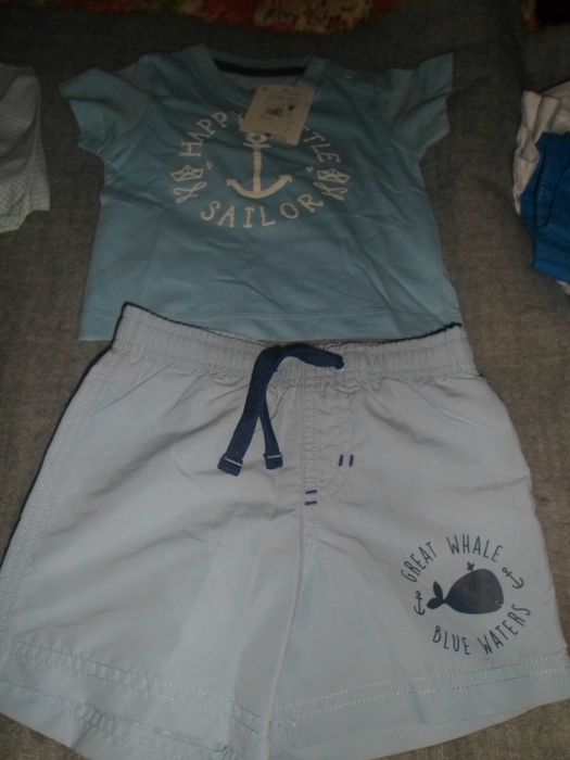 lote de roupa nova com etiqueta para bebe