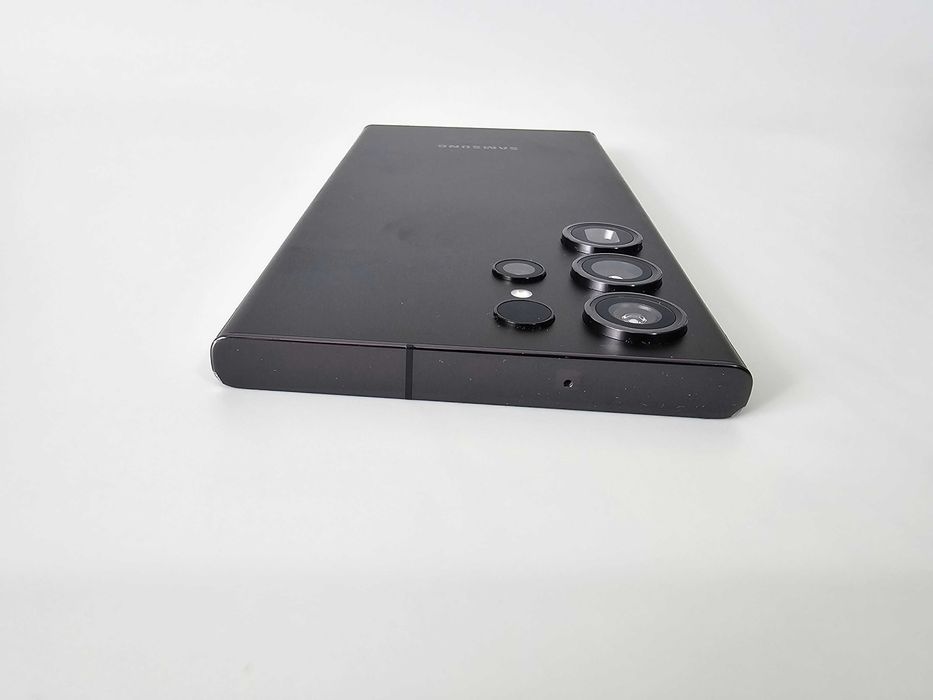 Samsung S23 Ultra 512gb.  Excelente.