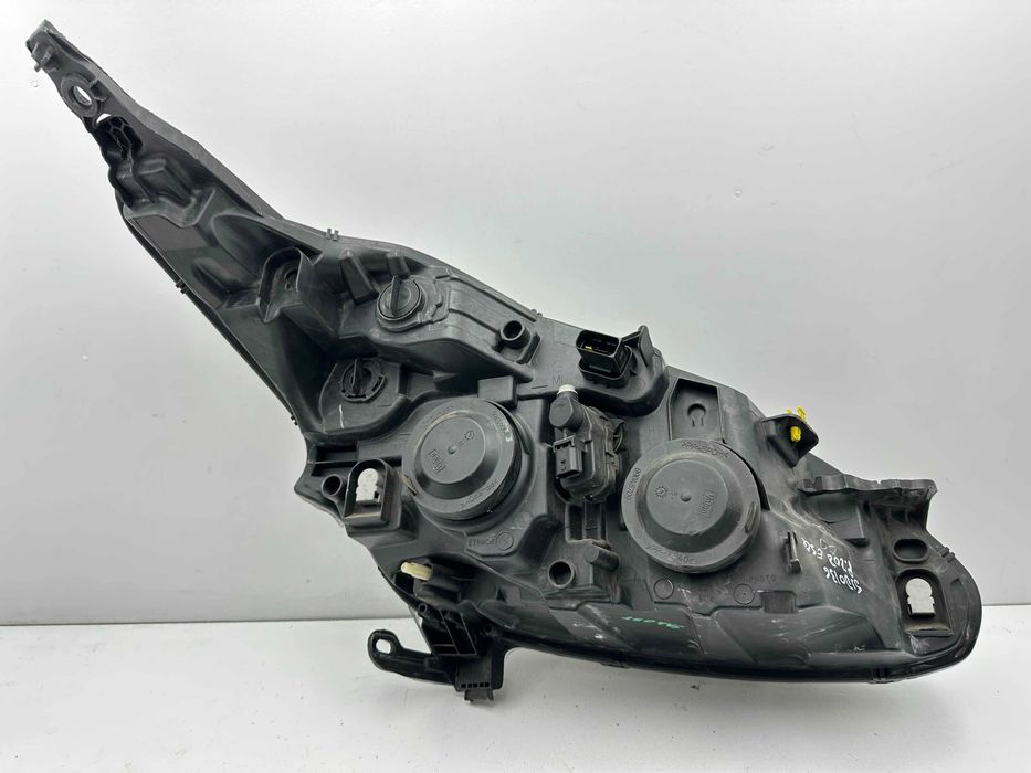 Ótica / Farol Esquerda - Peugeot 208