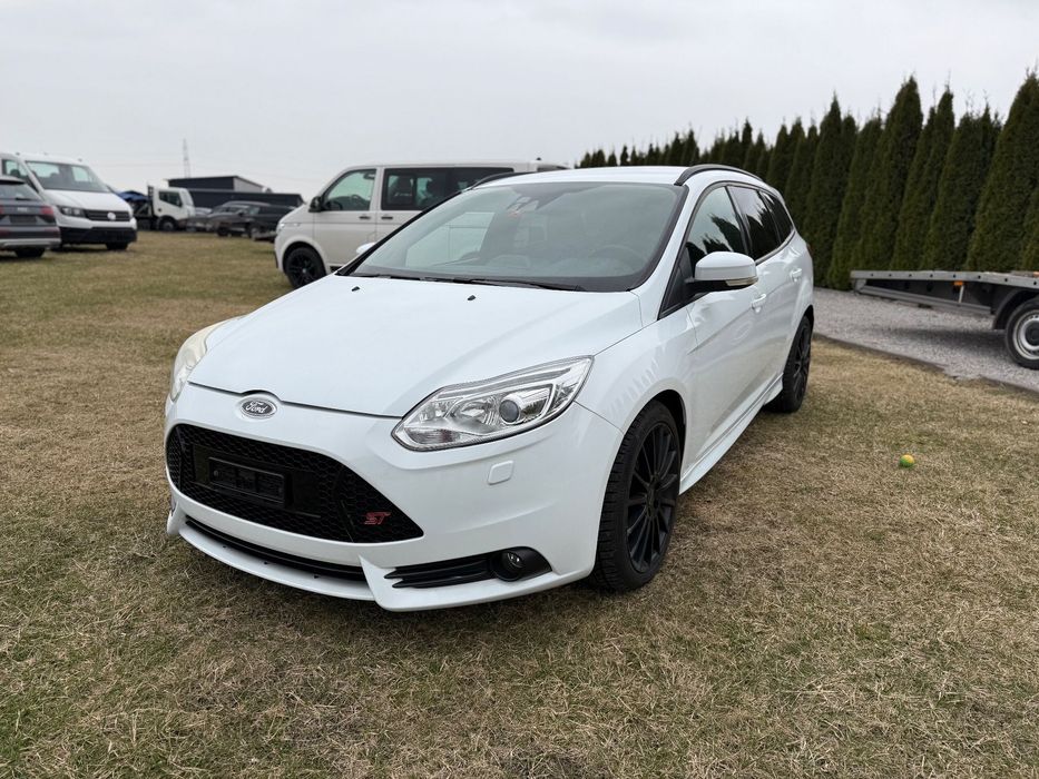 Ford Focus Focus Mk3 St Recaro Turbo Borbet Xenon Biały Aso Swiss