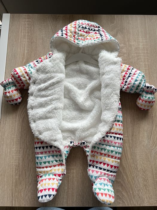 NEXT super kombinezon dziewczęcy z rękawiczkami 62 cm!