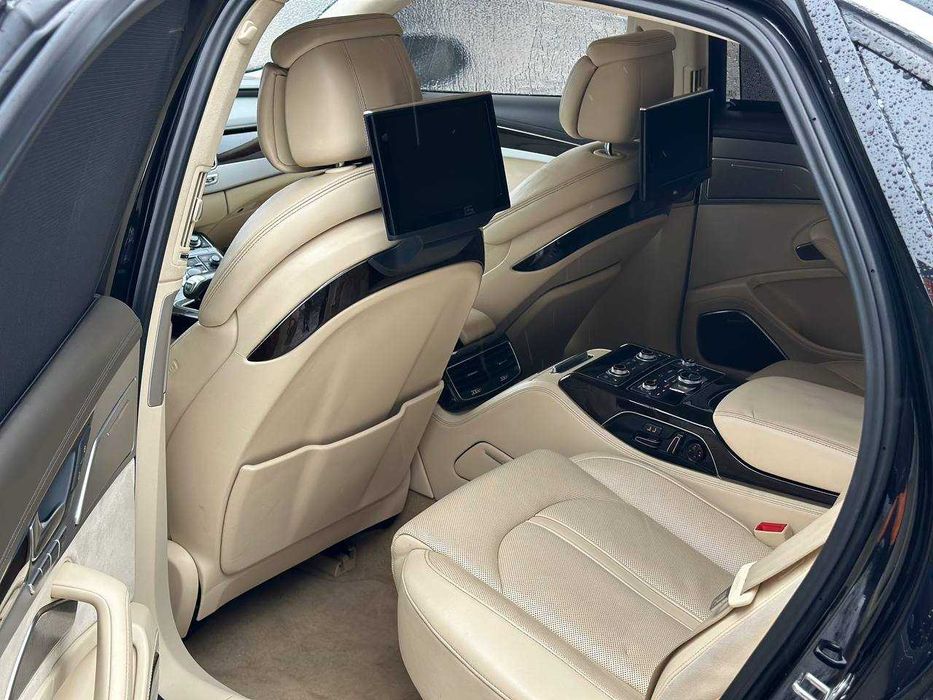 Audi A8 L  2012 6.3 бензин  Quattro