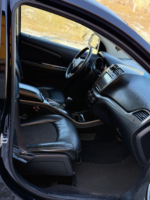 Продам dodge journey