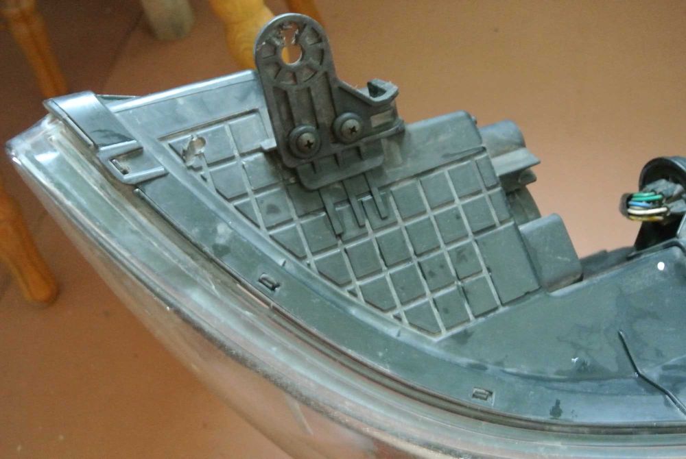 Фара Hyundai IX20 правая1500