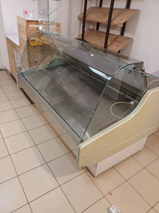 Холодильник вітрина