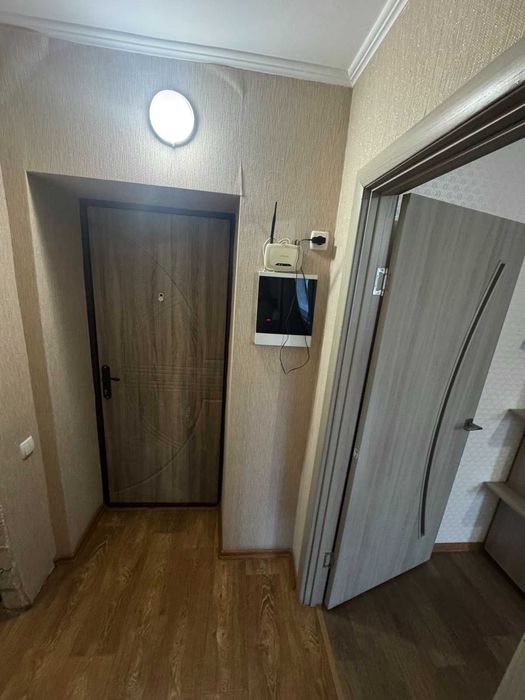 Продаж 1 кім Центр