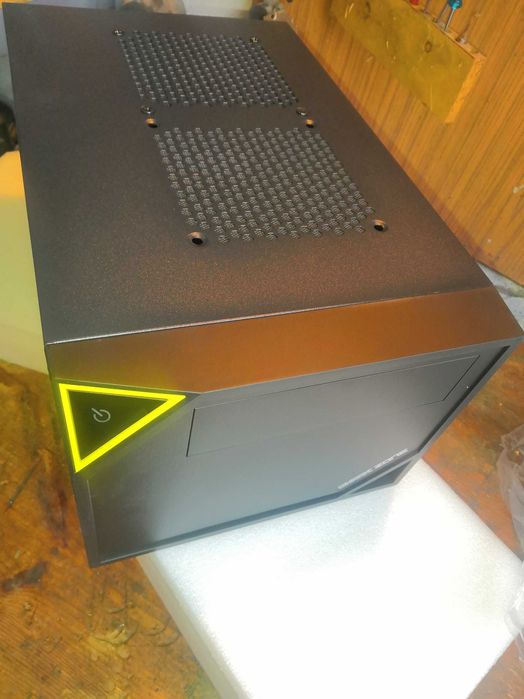 Obudowa Sharkoon Shark Zone C10 Mini Tower czarny