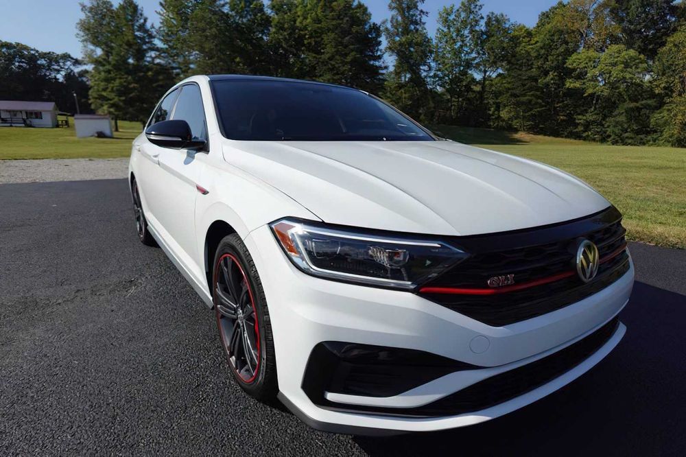 Volkswagen Jetta GLI      2019