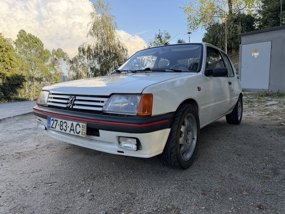 Peugeot 205