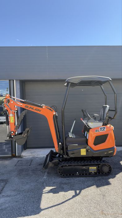 Mini giratória 1,2T com motor kubota nova