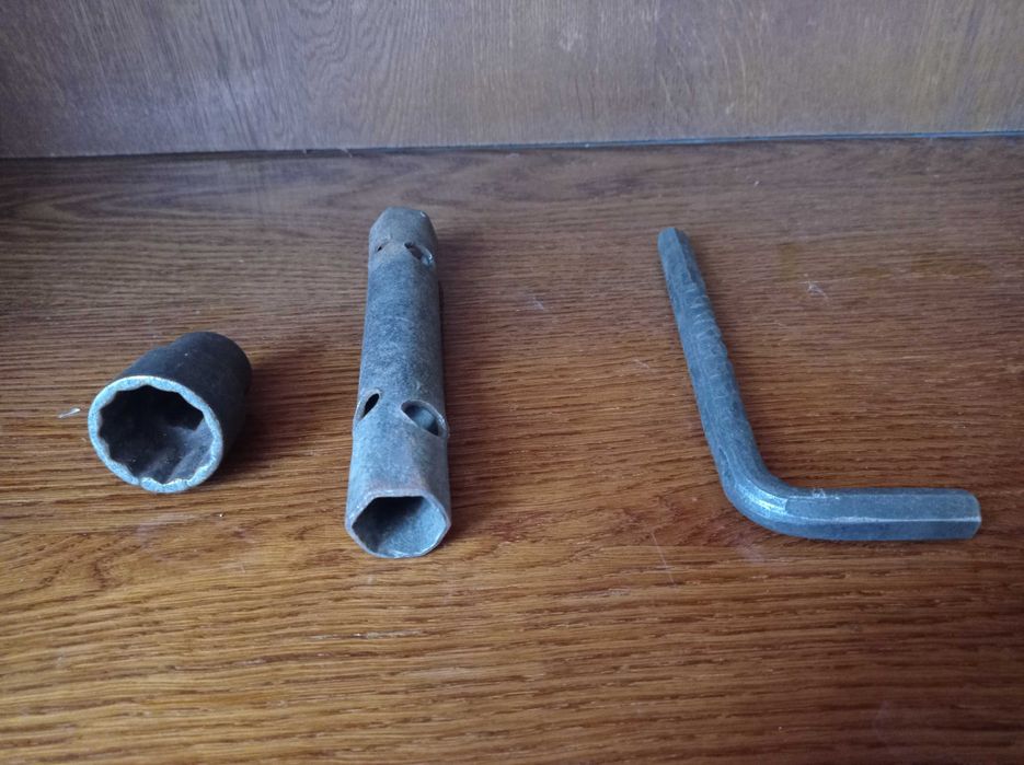 Ключ свічковий,торцова головка