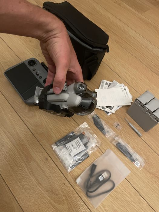 Dji mini 4 pro fly more combo (rc2)