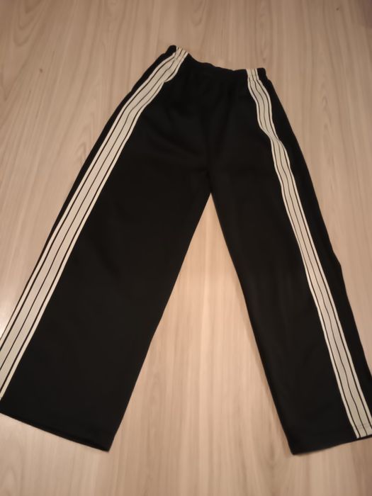 Dresy czarne w paski