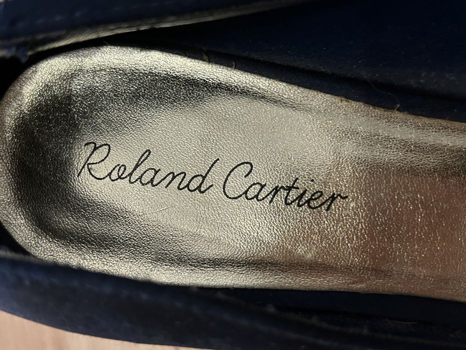 Szpilki granatowe Roland Cartier
