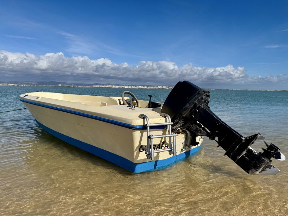 Barco 4 m com motor Tohatsu 25cv c/ docs e ATRELADO INCLUIDO